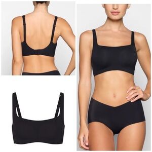 Skims Naked Scoop Bra in Onyx NWT